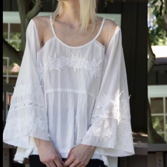 🌸COTTON Top w/ Bell Sleeves & Floral Embellishment - Picture 8 of 12